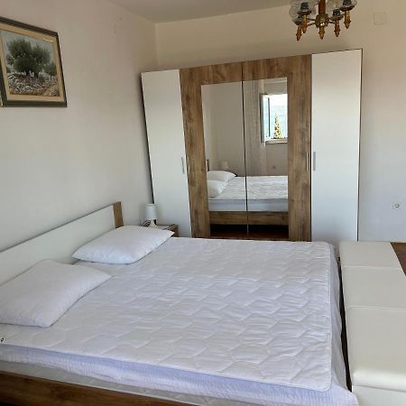Spacious 2-Room Apartment With Beautiful Sea View Crikvenica Esterno foto