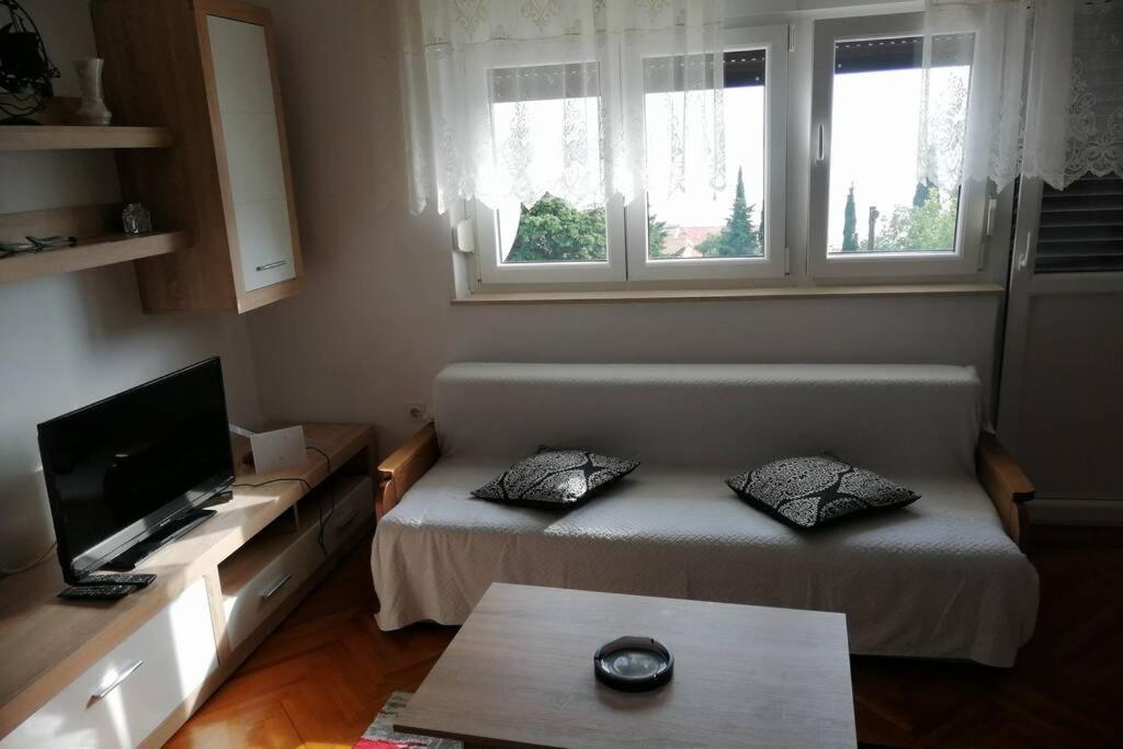 Spacious 2-Room Apartment With Beautiful Sea View Crikvenica Esterno foto