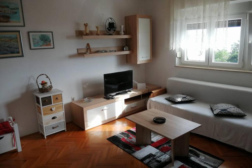 Spacious 2-Room Apartment With Beautiful Sea View Crikvenica Esterno foto