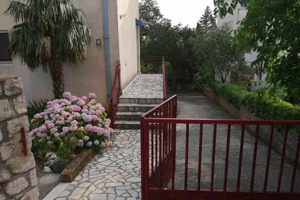 Spacious 2-Room Apartment With Beautiful Sea View Crikvenica Esterno foto