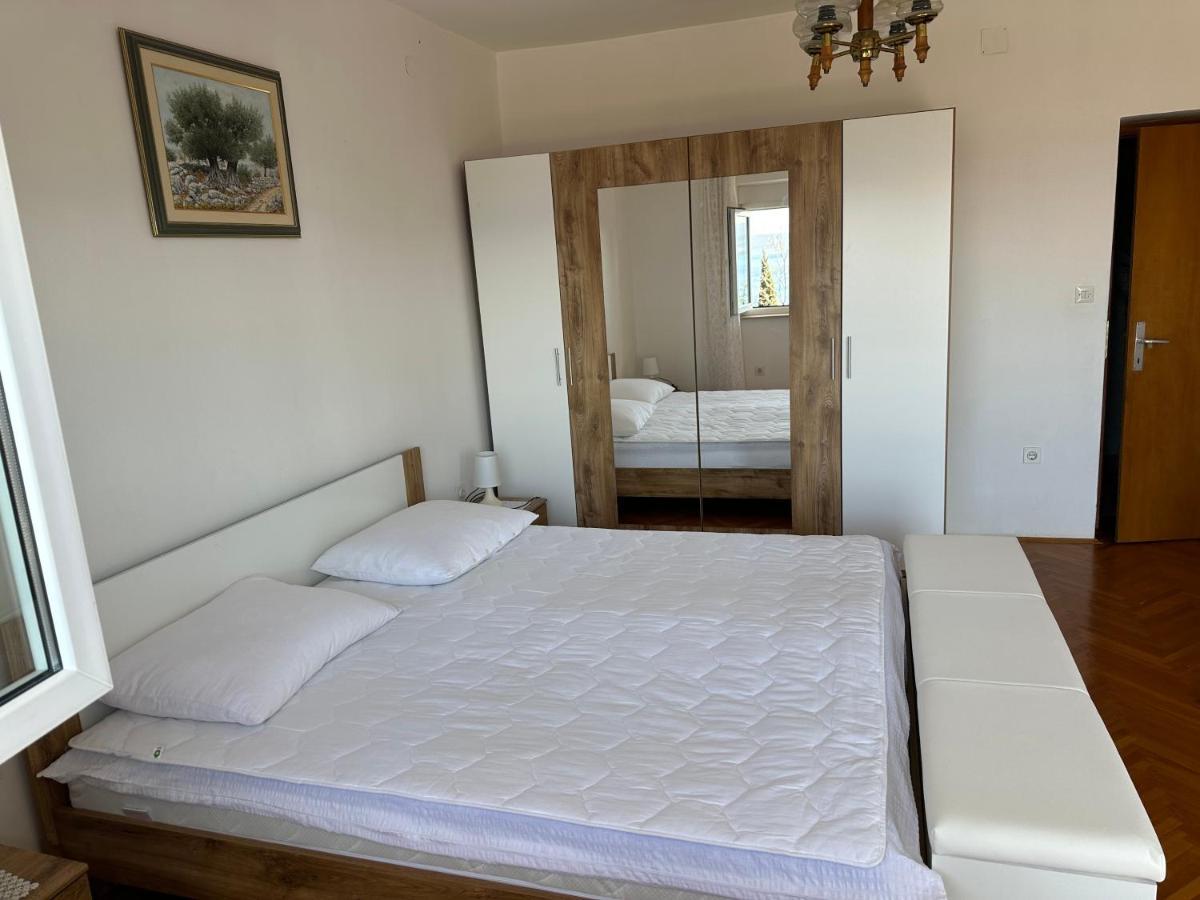 Spacious 2-Room Apartment With Beautiful Sea View Crikvenica Esterno foto